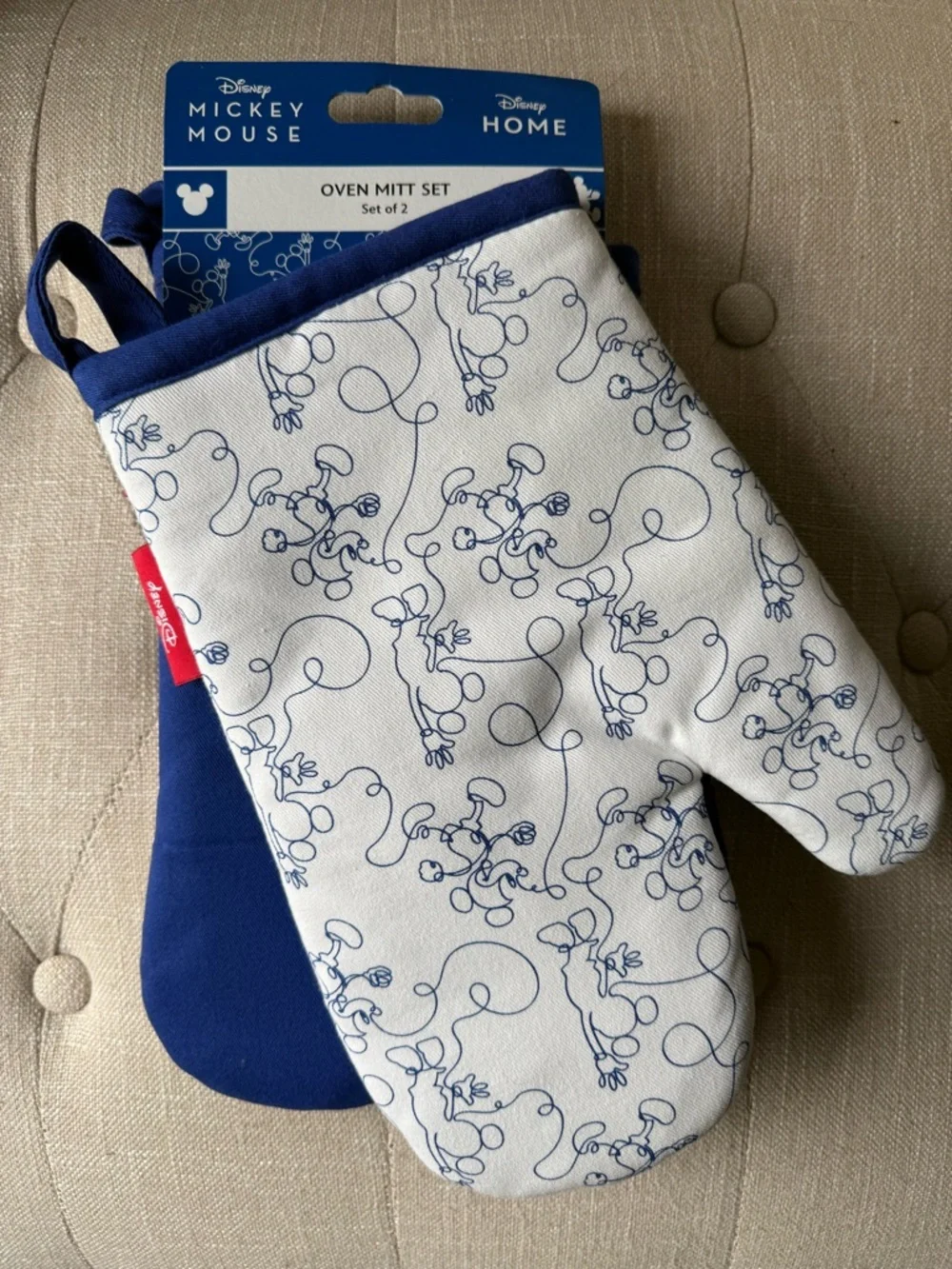 Disney Home Mickey Mouse Oven Mitt Set – Bon Voyage Collection